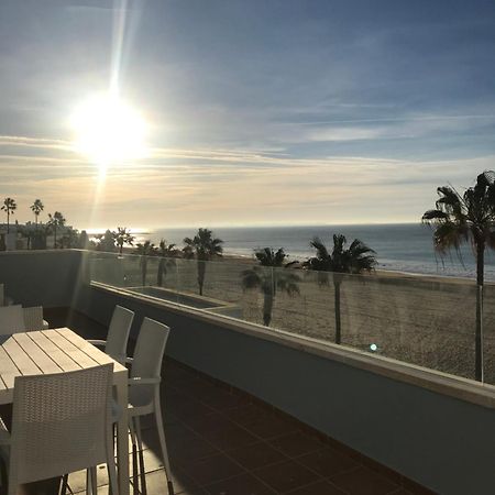 Atico Al Sol En Primera Linea De Playa Apartment Rota Exterior photo