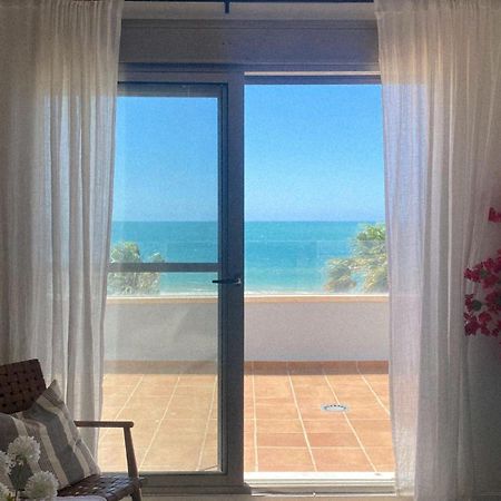 Atico Al Sol En Primera Linea De Playa Apartment Rota Exterior photo