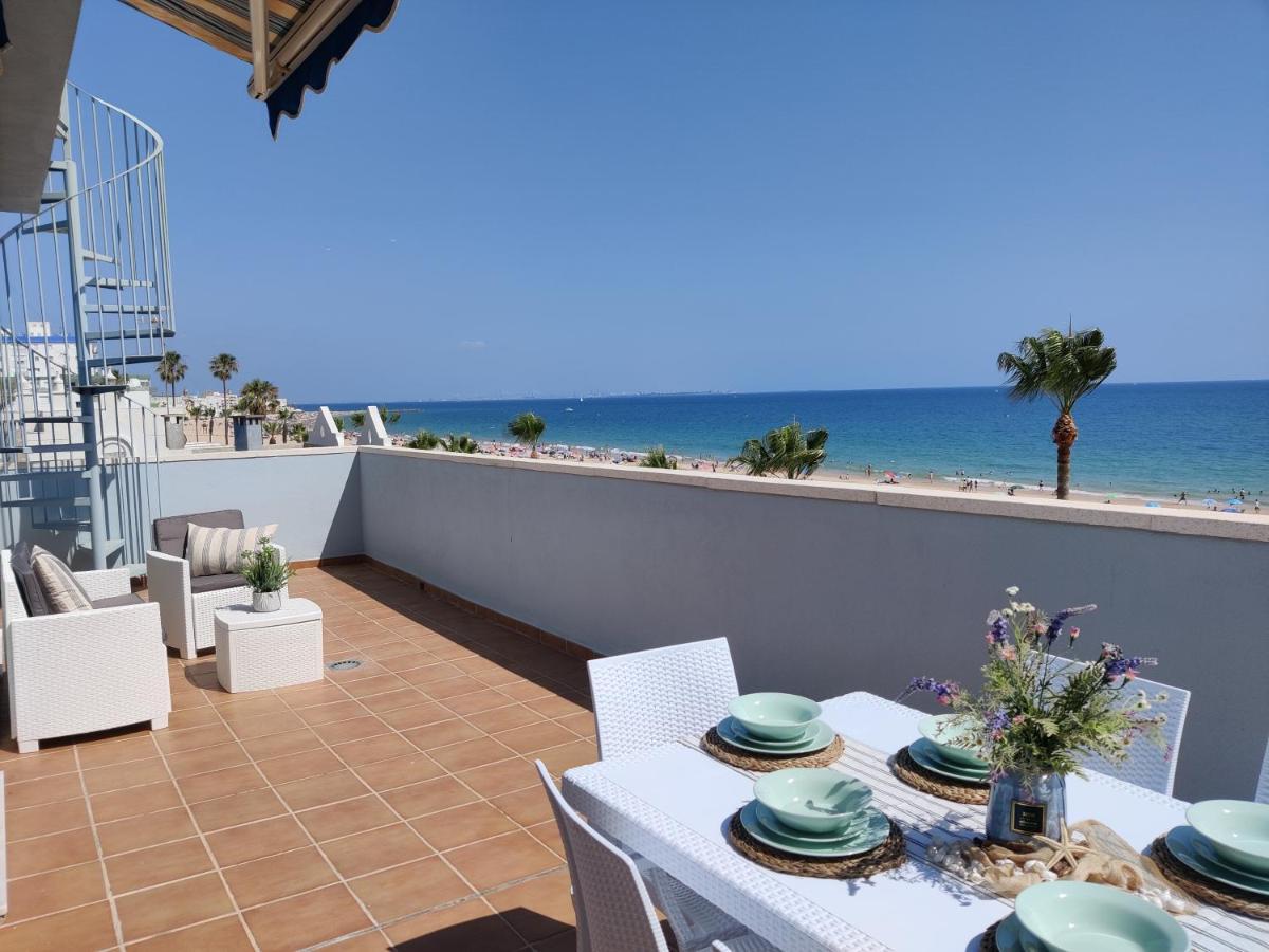 Atico Al Sol En Primera Linea De Playa Apartment Rota Exterior photo