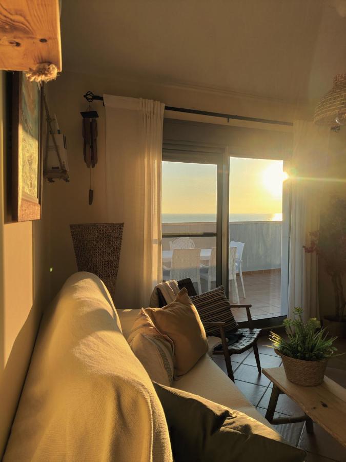 Atico Al Sol En Primera Linea De Playa Apartment Rota Exterior photo